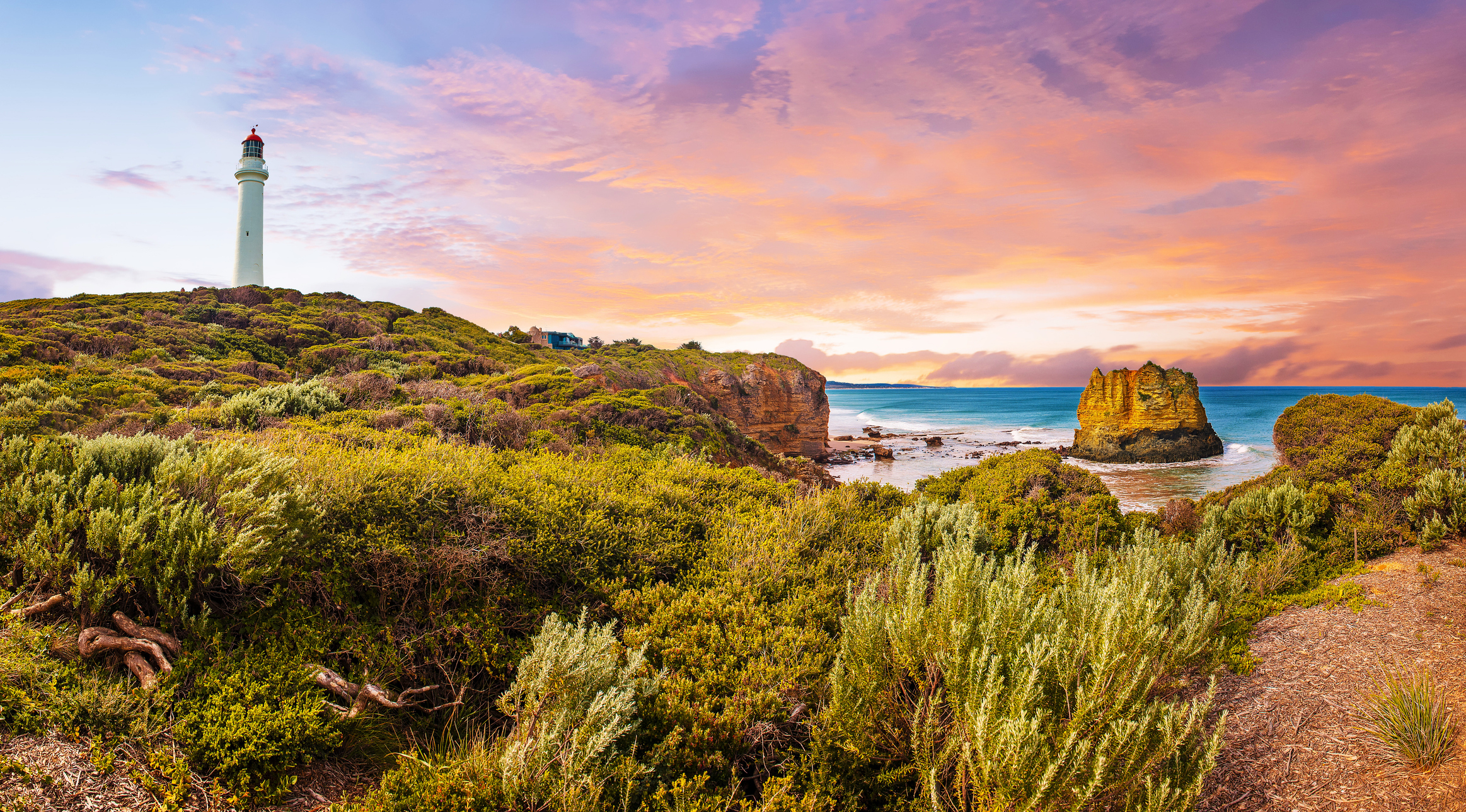 Ireland exclusive! Drive down the Great Ocean Road