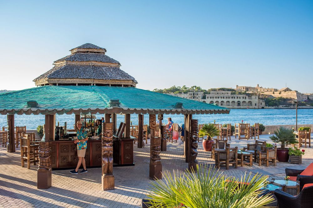 Poolside Bar