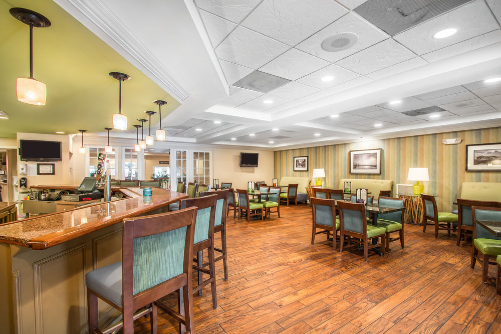 Hotel Lounge