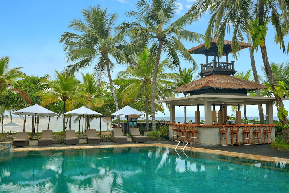 Poolside Bar