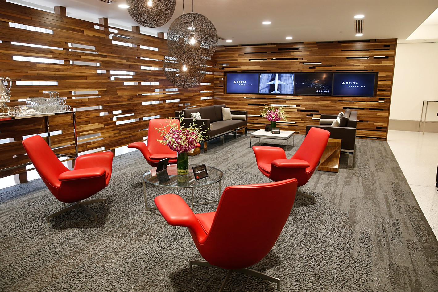 Delta One Lounge