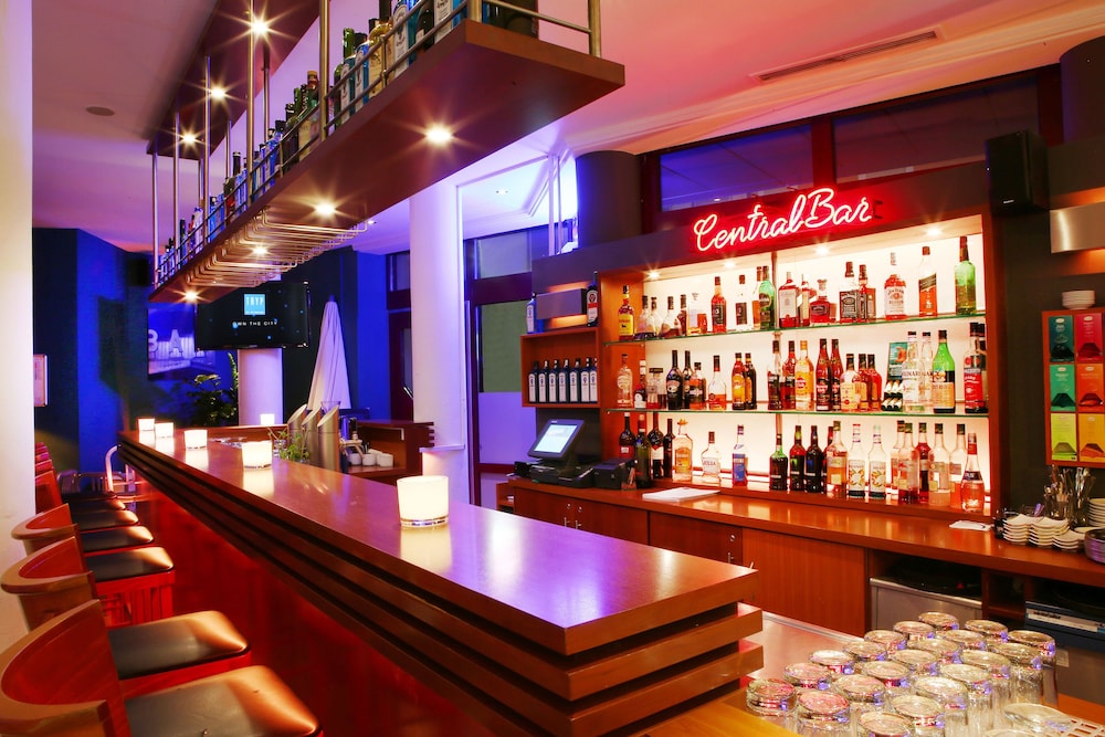 Hotel Bar