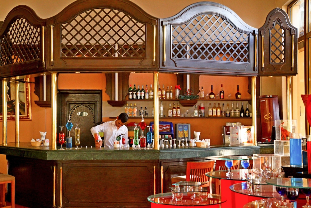 Hotel Bar