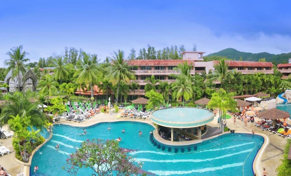 Poolside bar