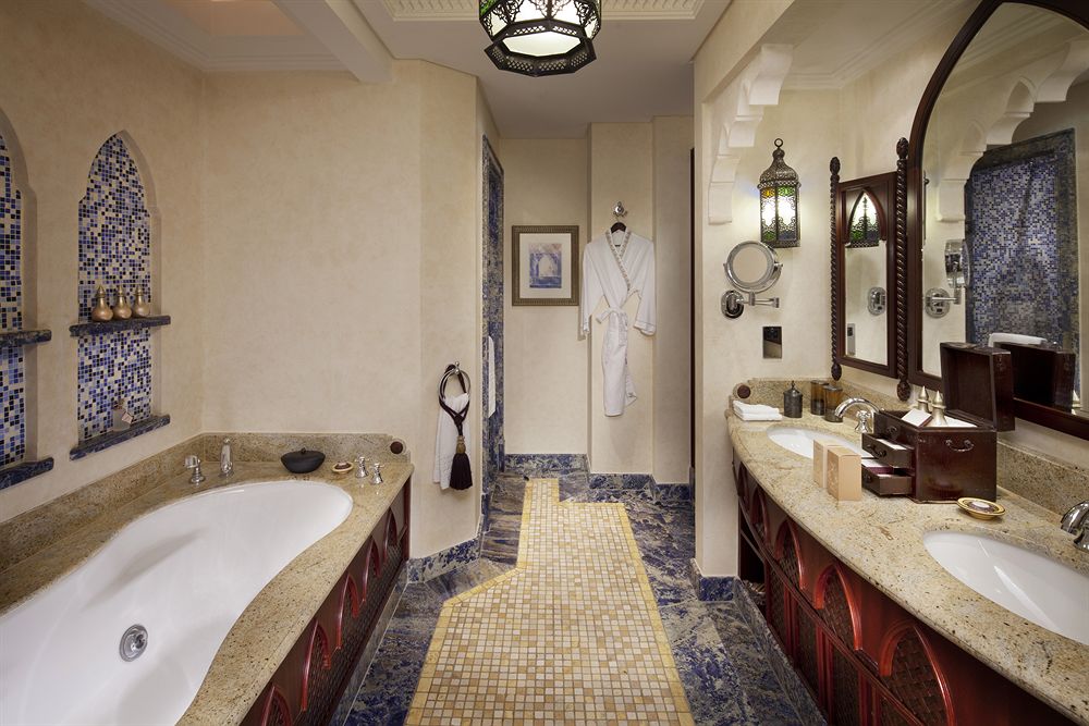 Ocean Suite Bathroom