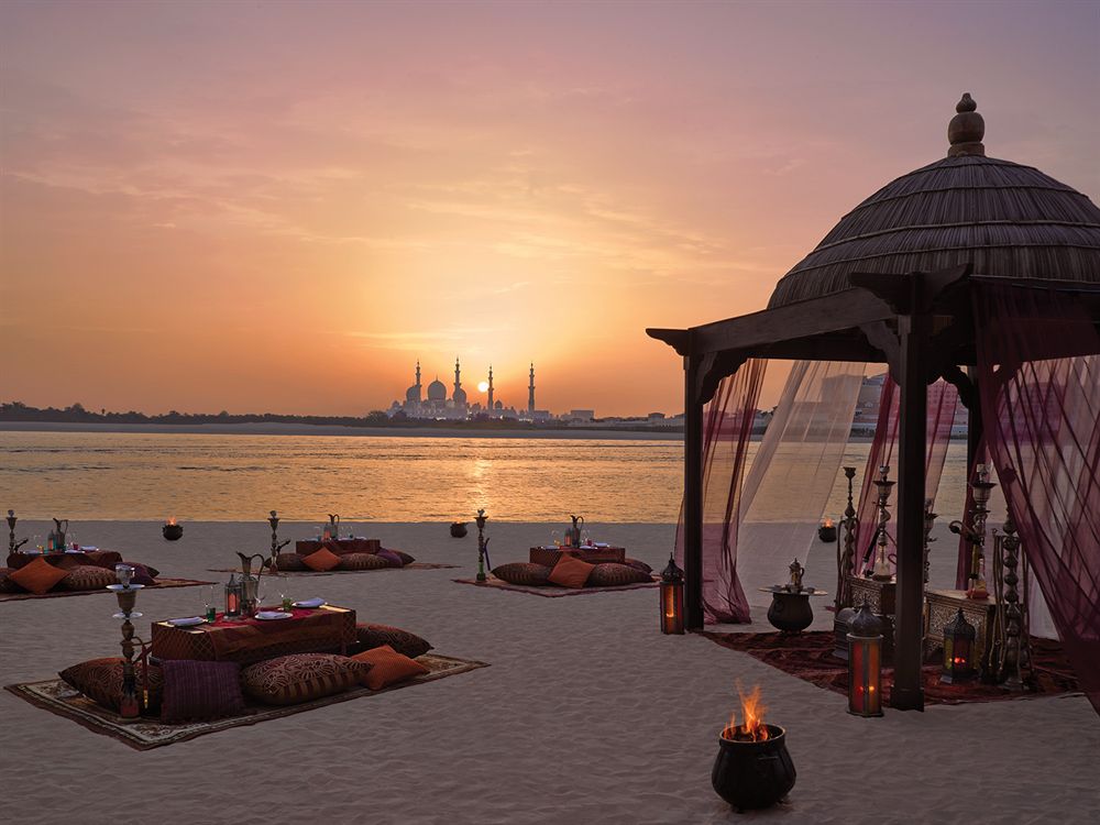 Beach Dining