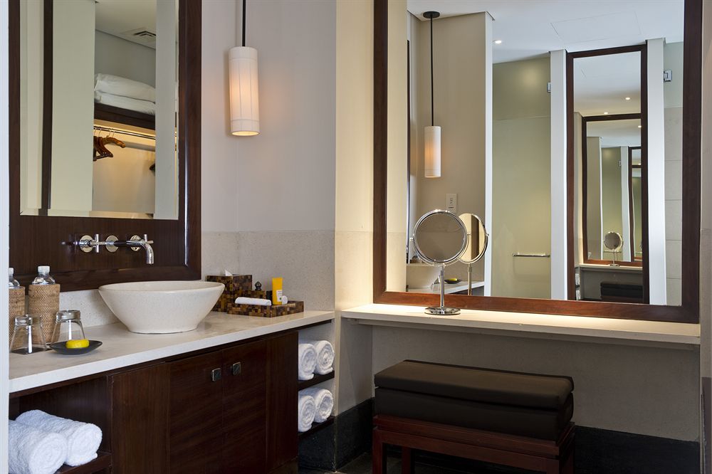 Serai Room Vanity Bathroom