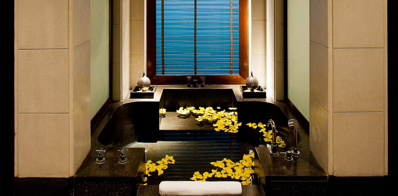 Chedi Club Suite Tub