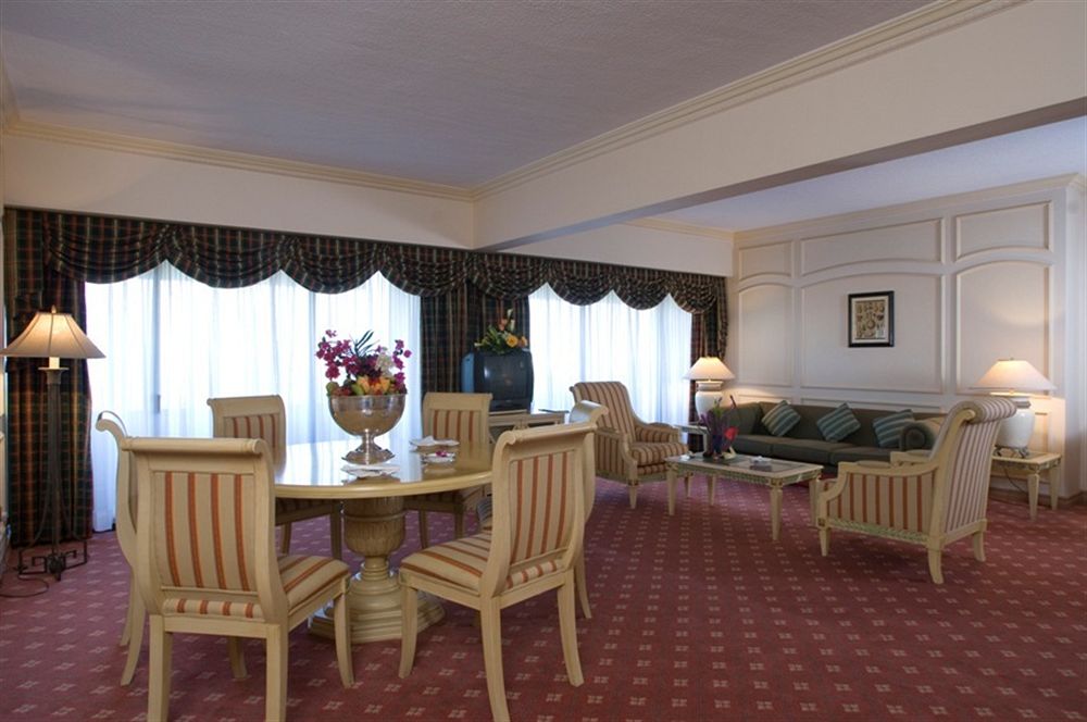 Suite Dining 