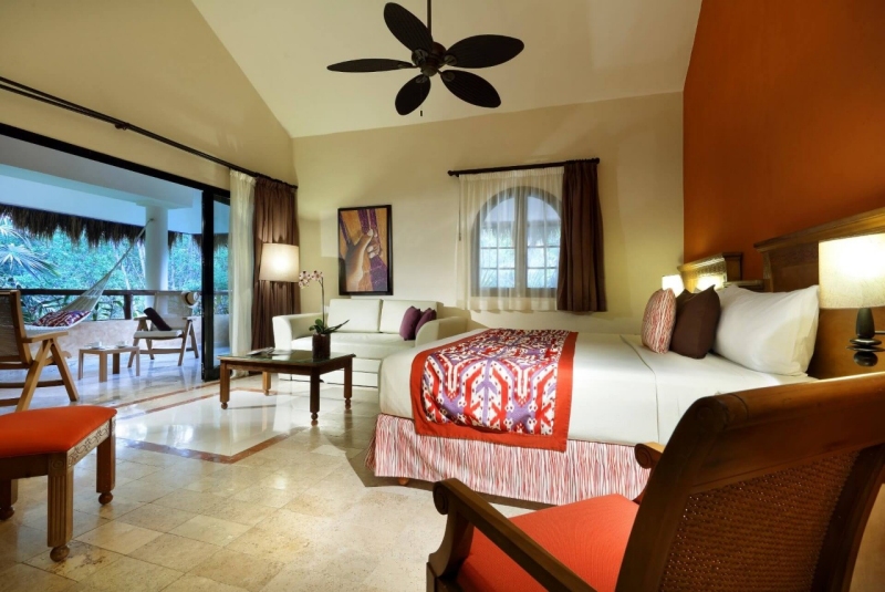 Romance Villa Suite Poolside