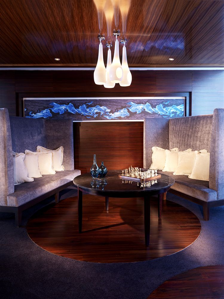 Hotel Lounge