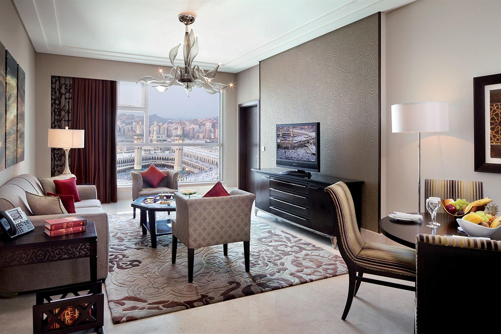 Fairmont Gold Diplomatic Suite