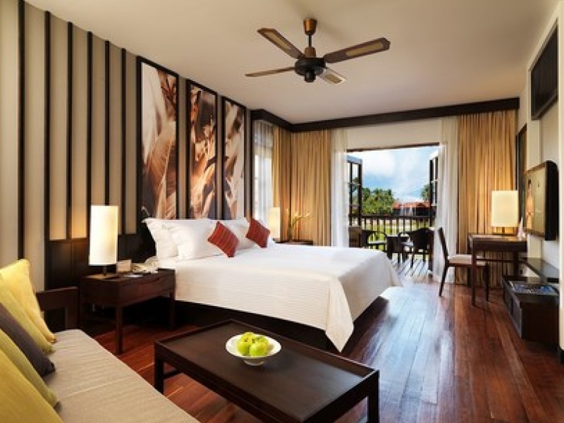 Lake Front Bedroom 1