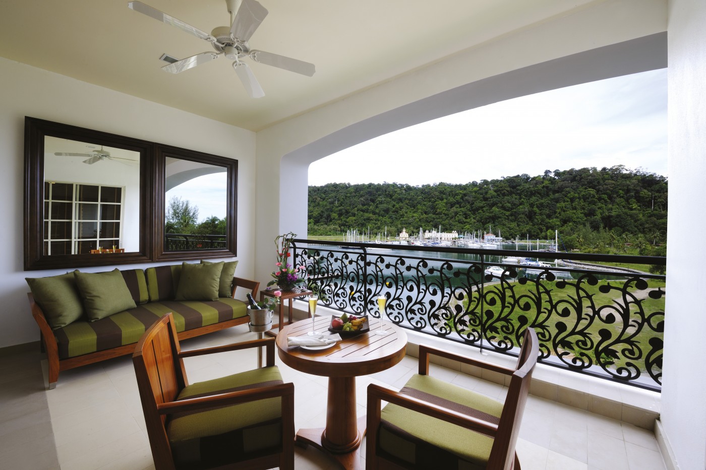 Dining at your Spacious Terrace with Privacy