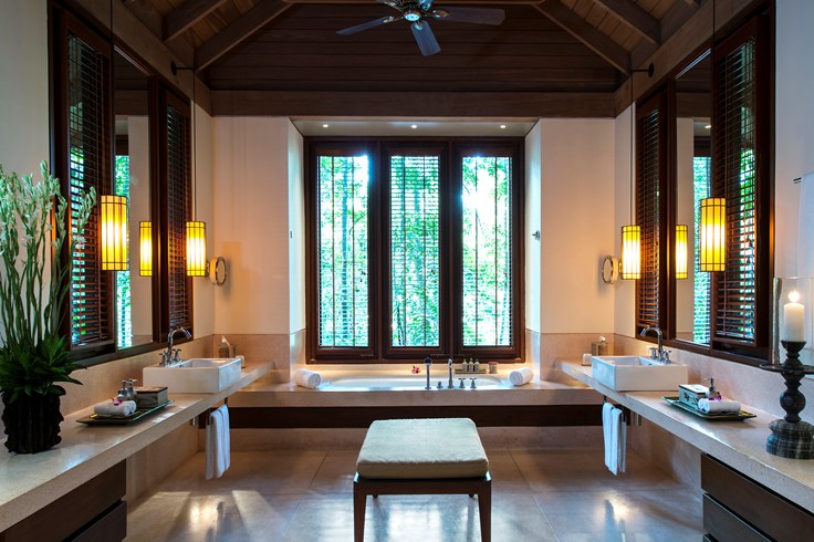 Superior Villa Bathroom