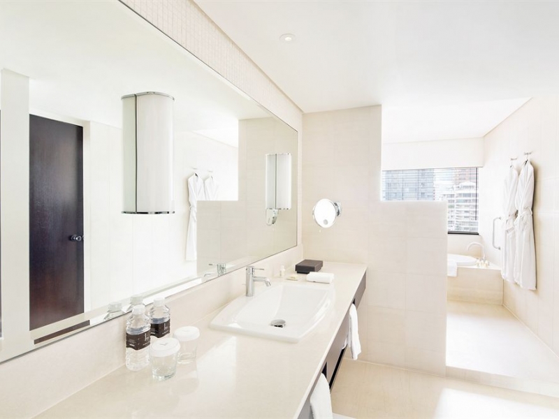 Metropolitan Room Bathroom