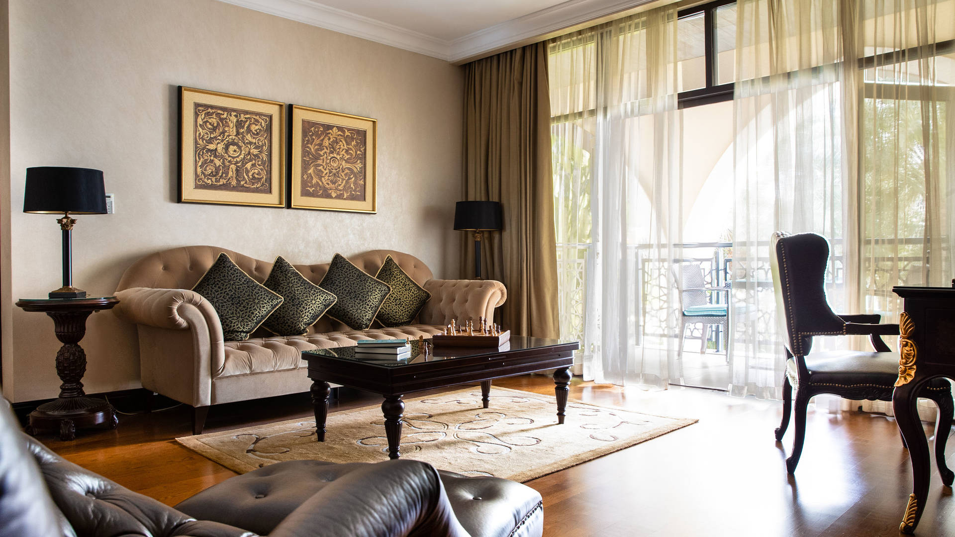 Five bedroom Royal Residence - Living Room