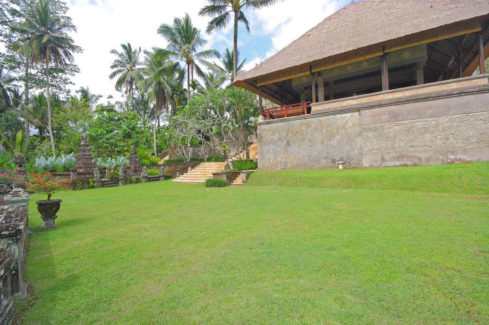 Outdoor Banquet Area