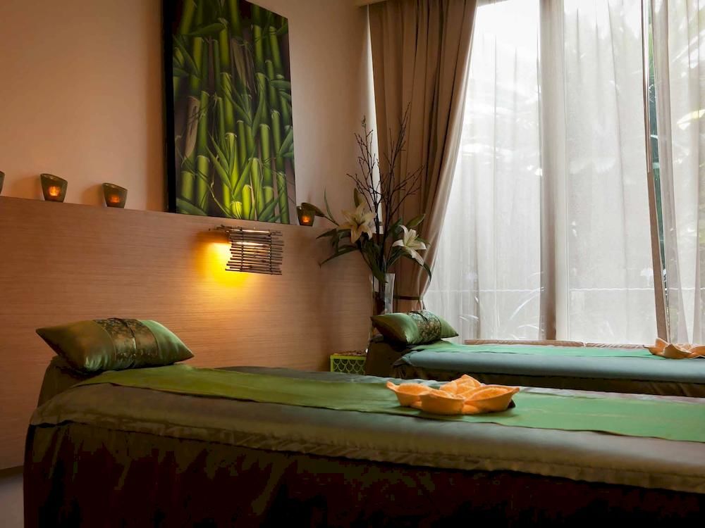 Natural Palm Massage & Beauty