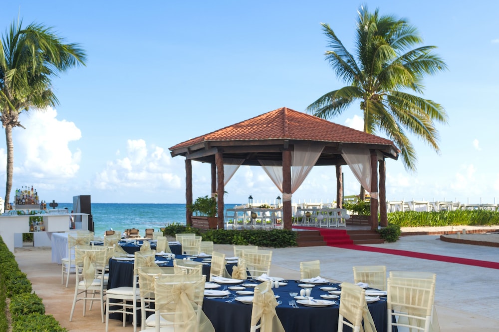 Outdoor Banquet Area