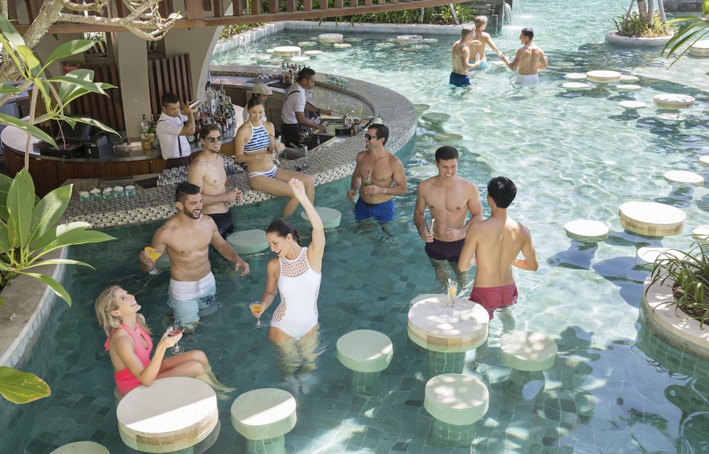 Poolside Bar