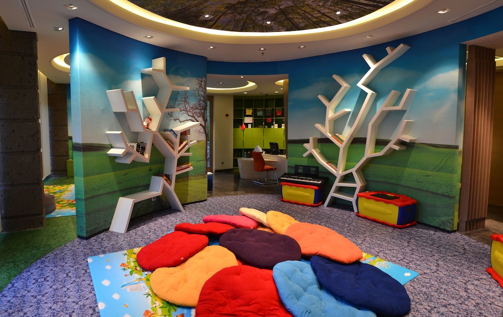 Childrens Play Area - Indoor