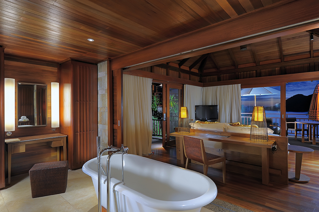 Presidential Villa/Bathroom