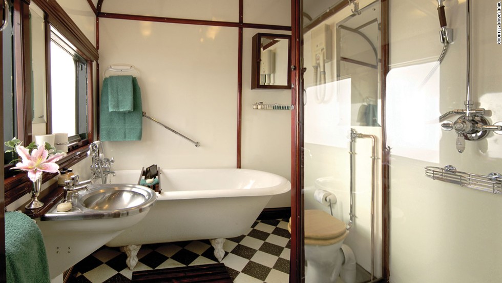 Royal suite bathroom