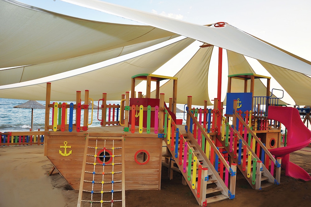 Childrens Play Area - Outdoor