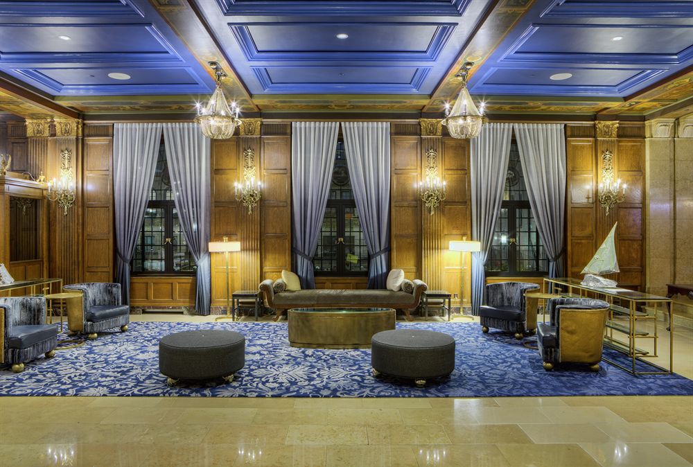 Fairmont Le Chateau Frontenac-lobby sitting area