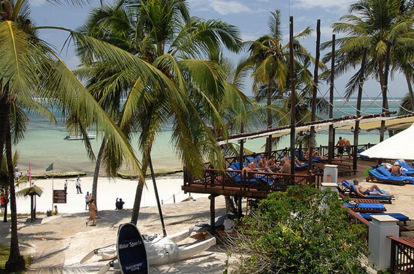 Sun bathing deck and beach