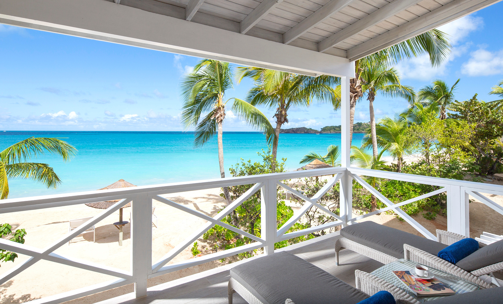 Deluxe Beachfront Rooms