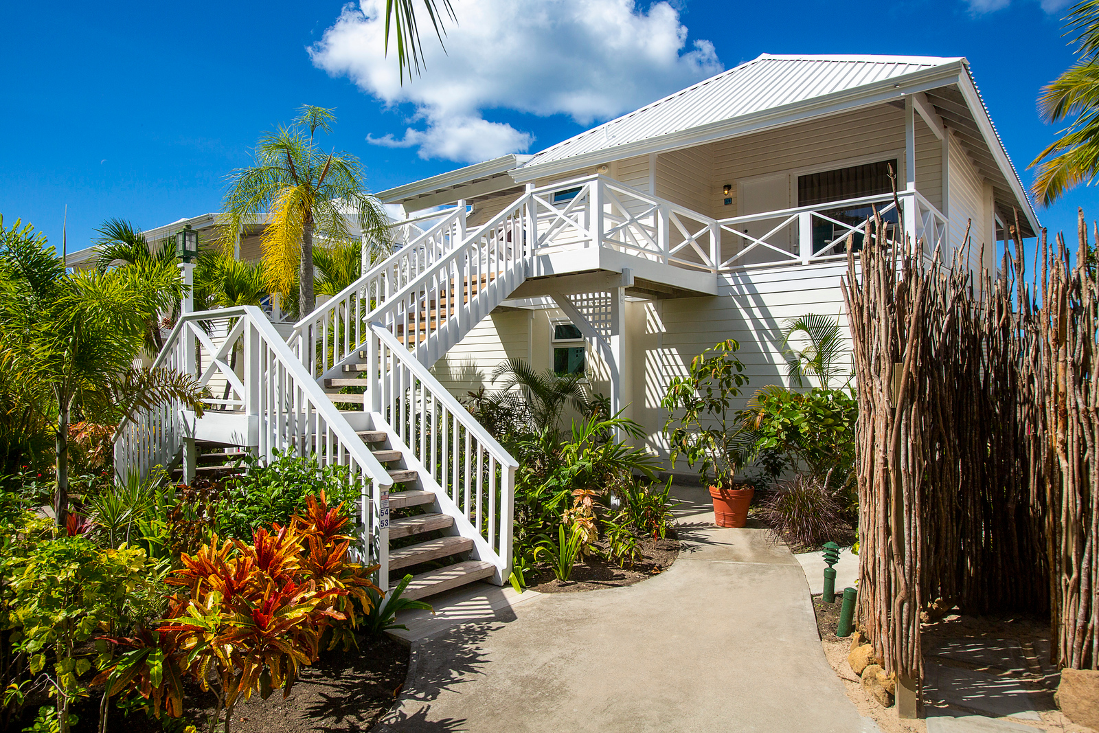 Deluxe Beachfront Rooms