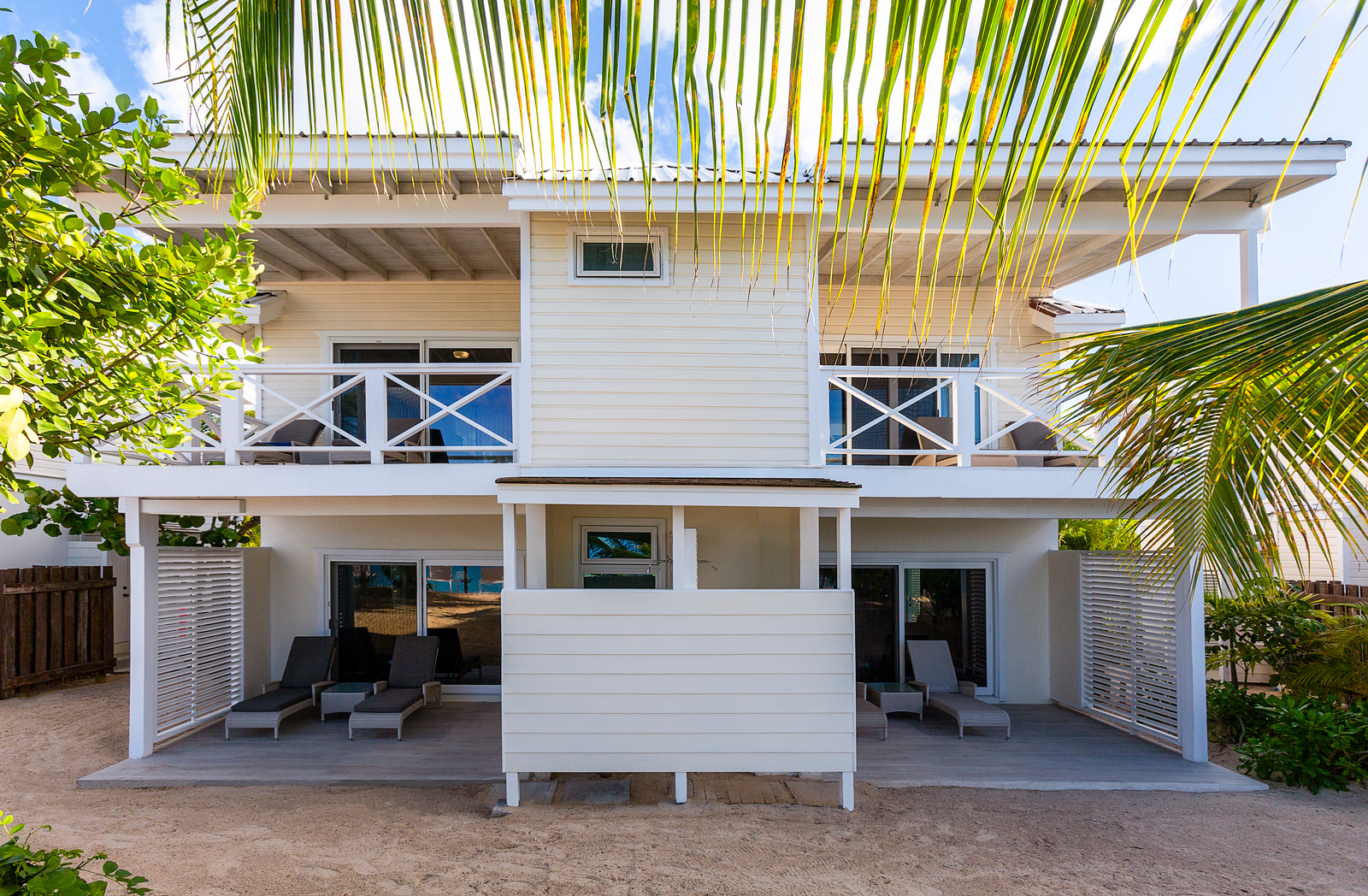 Deluxe Beachfront Rooms