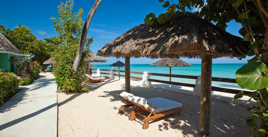 Caribbean Beachfront Butler Rondoval