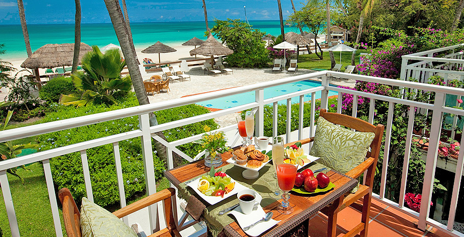 Caribbean Beachfront Grande Luxe Club Level Room