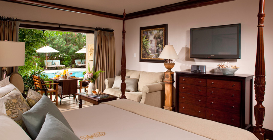 Caribbean Honeymoon Grande Luxe Poolside Walkout Room