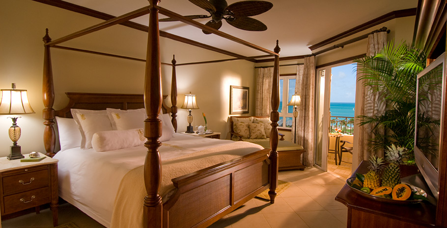 Mediterranean Honeymoon Oceanview Club Level Suite