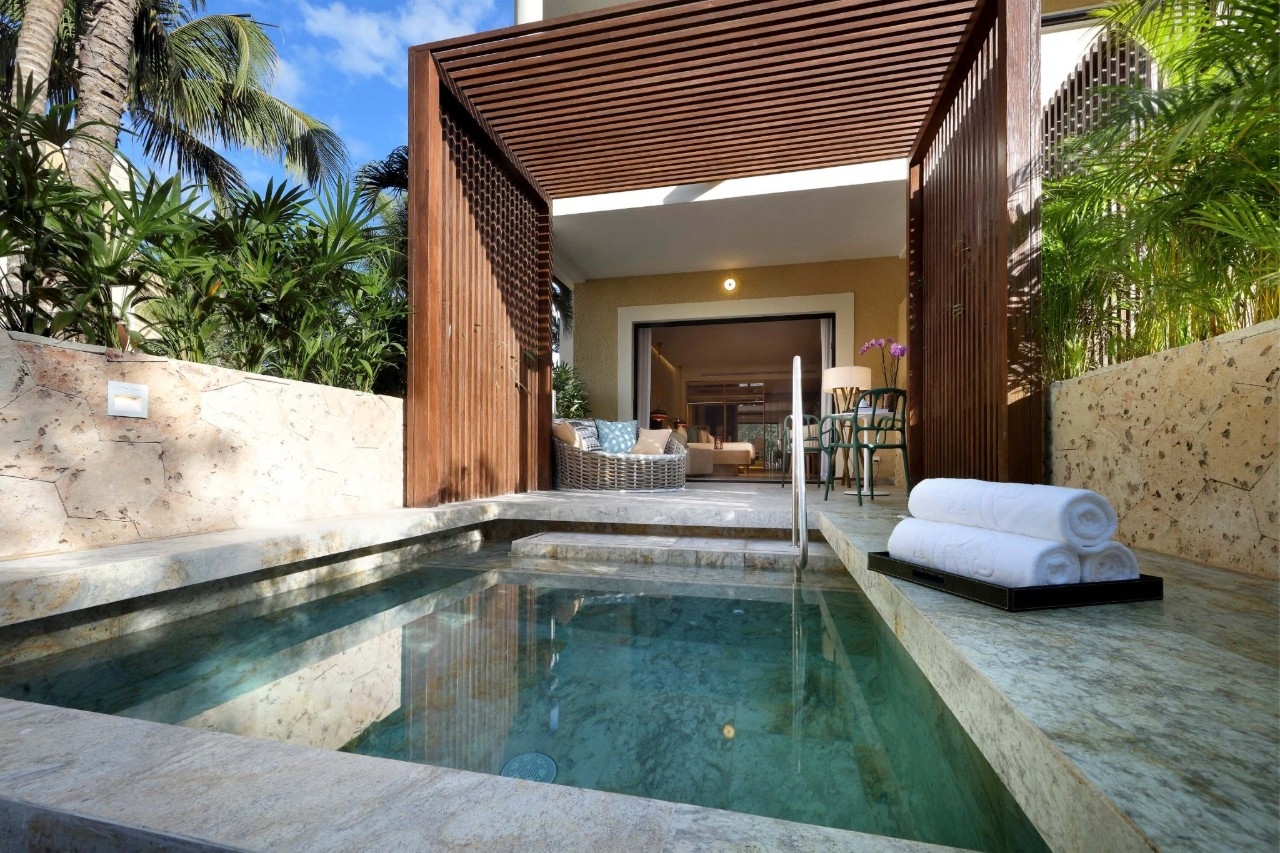 Private Suite Pool