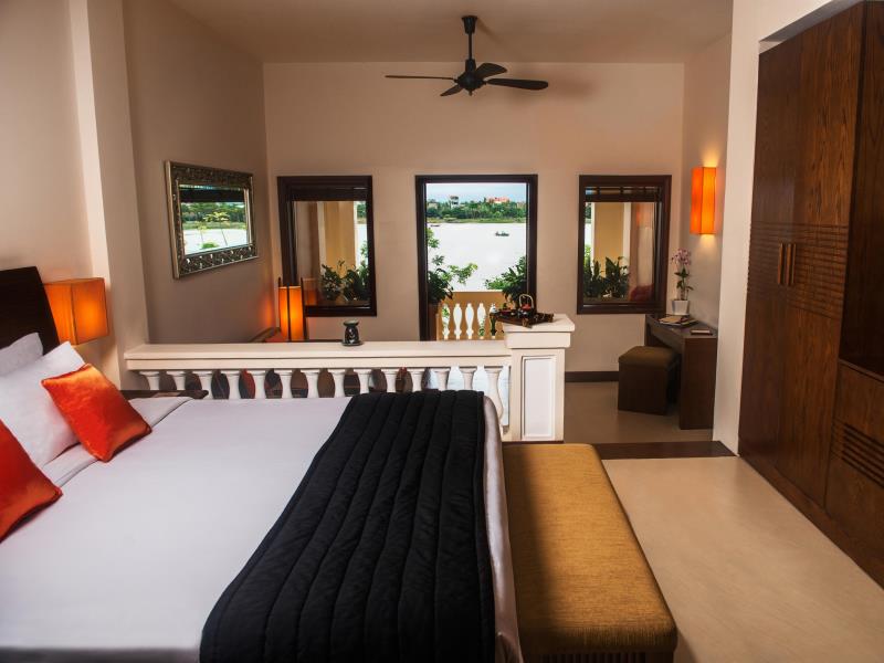 Junior River View Suite