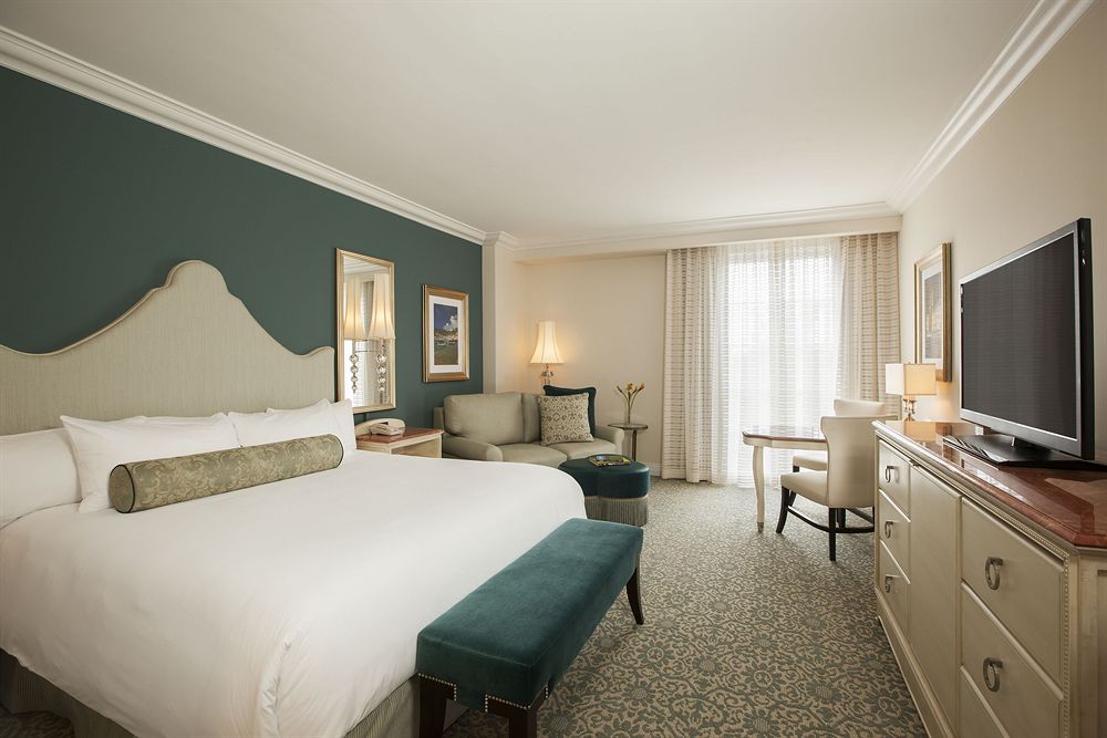 Club King Room