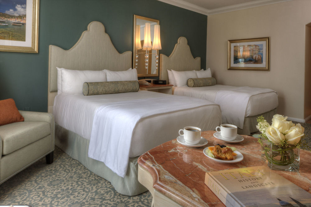 Portofino Parlor Suite with connecting 2 Queen Bay View Room
