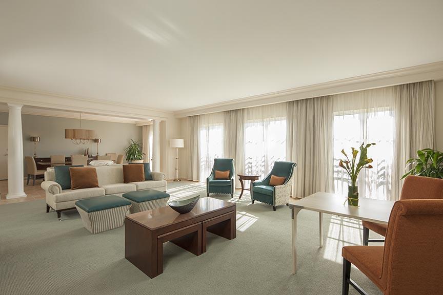 Hospitality Parlor Suite with connecting King Garden View