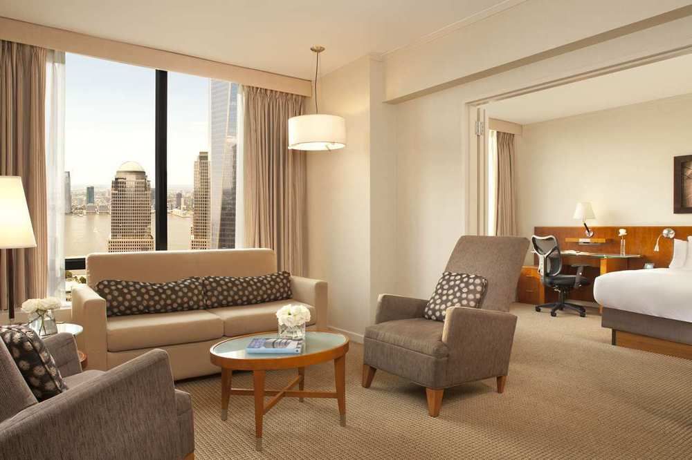 1 KING BED 1 BEDROOM SUITE WITH PARLOR