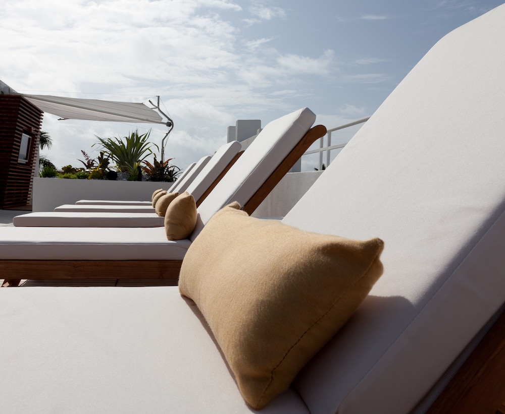 Sundeck
