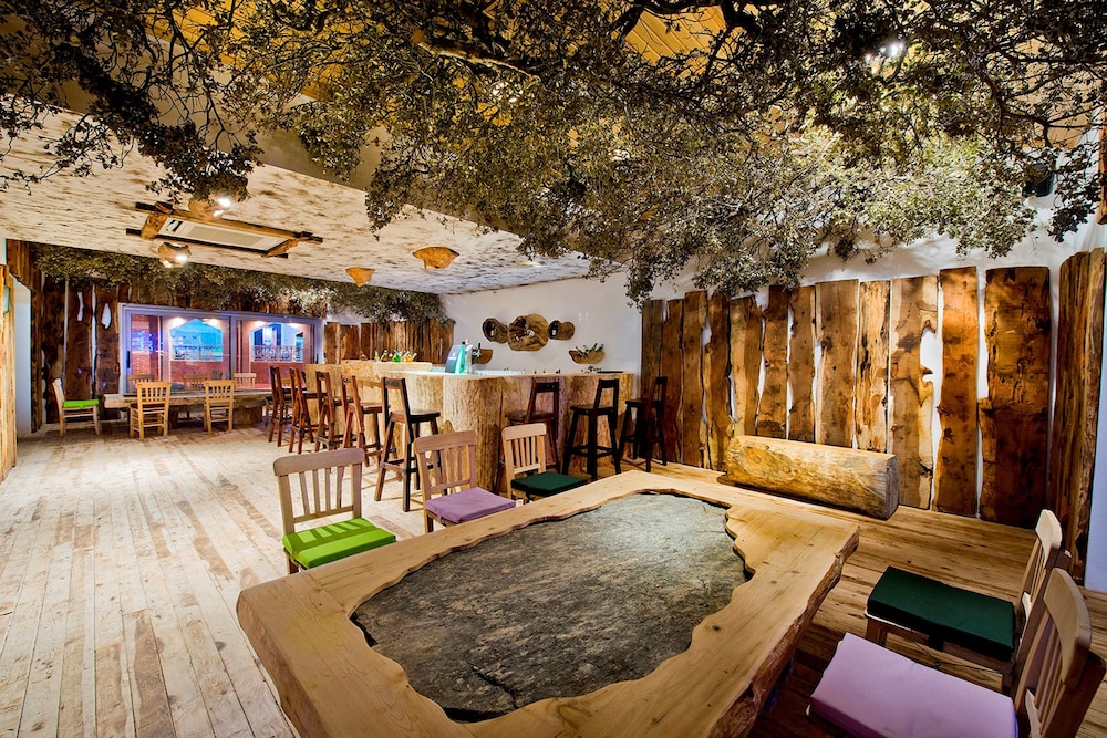 Hotel Bar