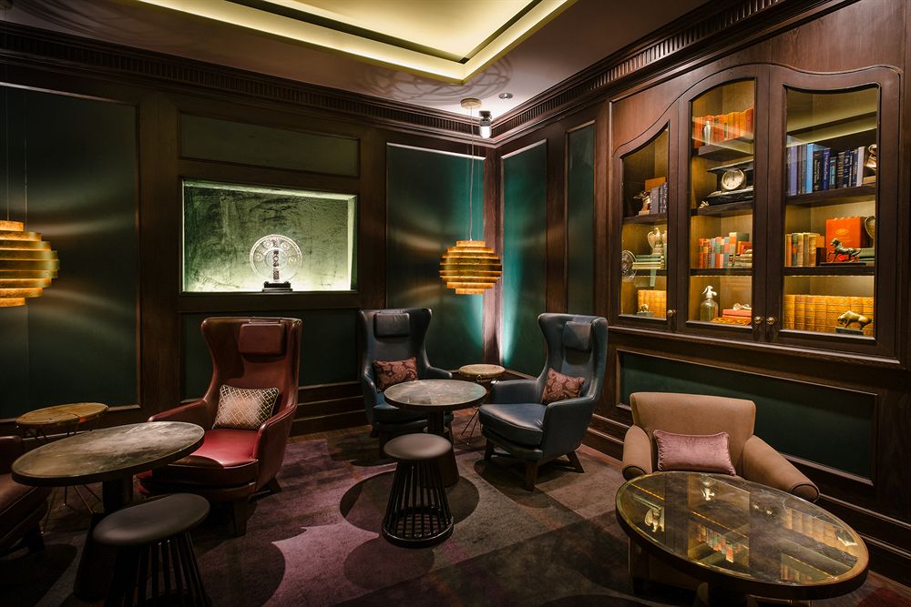Hotel Lounge