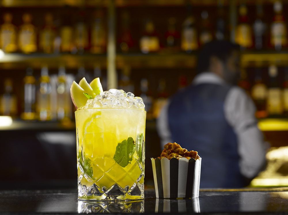Hotel Bar