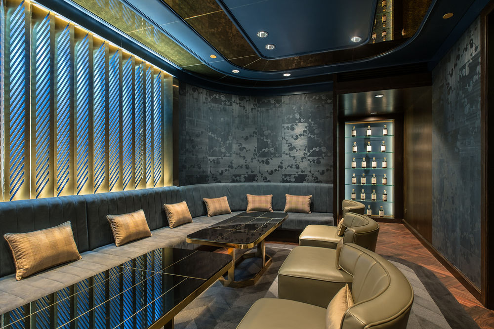 Hotel Bar