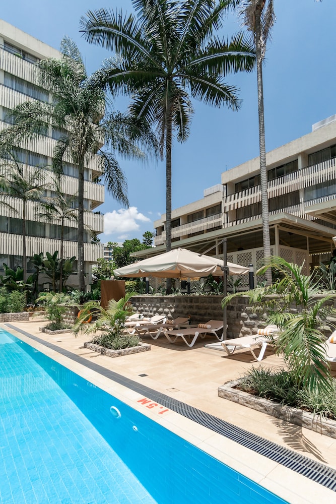 Poolside bar